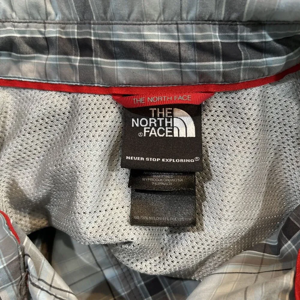 The North Face Mens XL Gray Plaid Short Sleeve Hiking Fishing Performance Shirt
